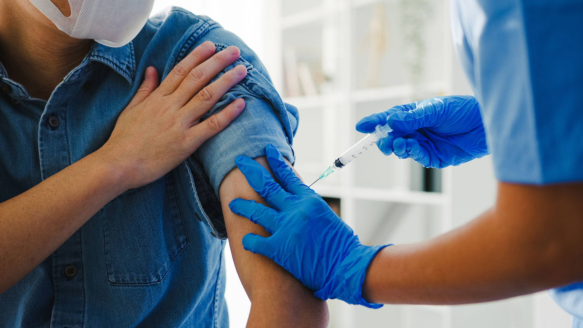 Dentists May Now Volunteer to Administer COVID Vaccine